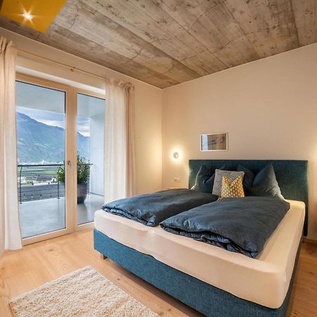 Apartment Das Eckige Cermes Bagian luar foto