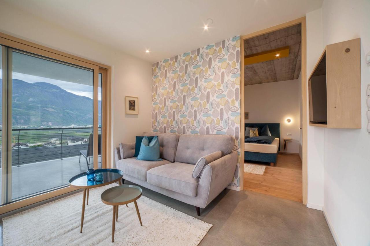 Apartment Das Eckige Cermes Bagian luar foto