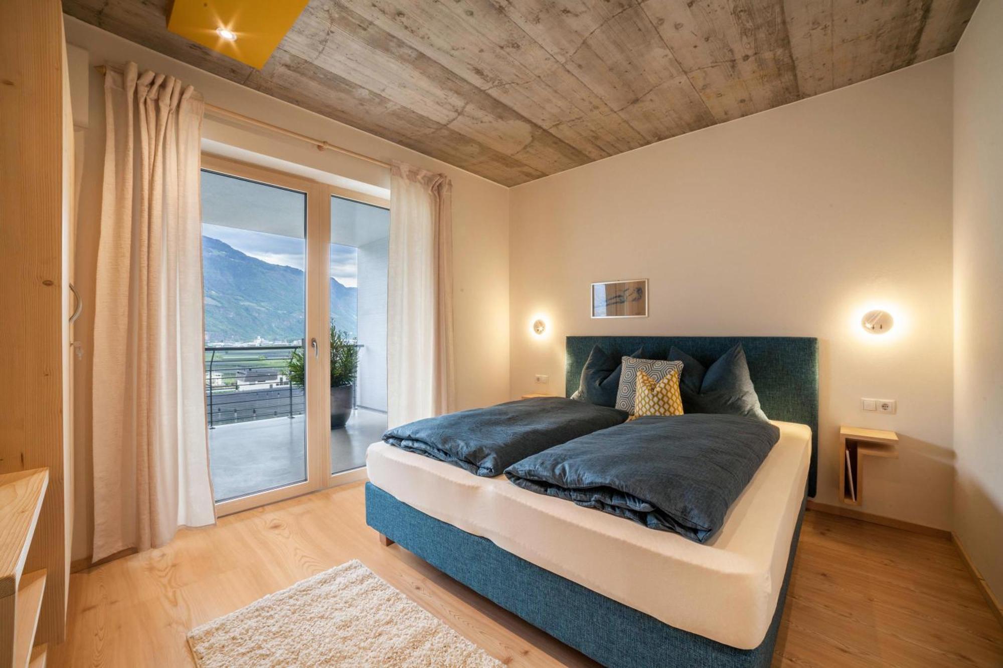 Apartment Das Eckige Cermes Bagian luar foto