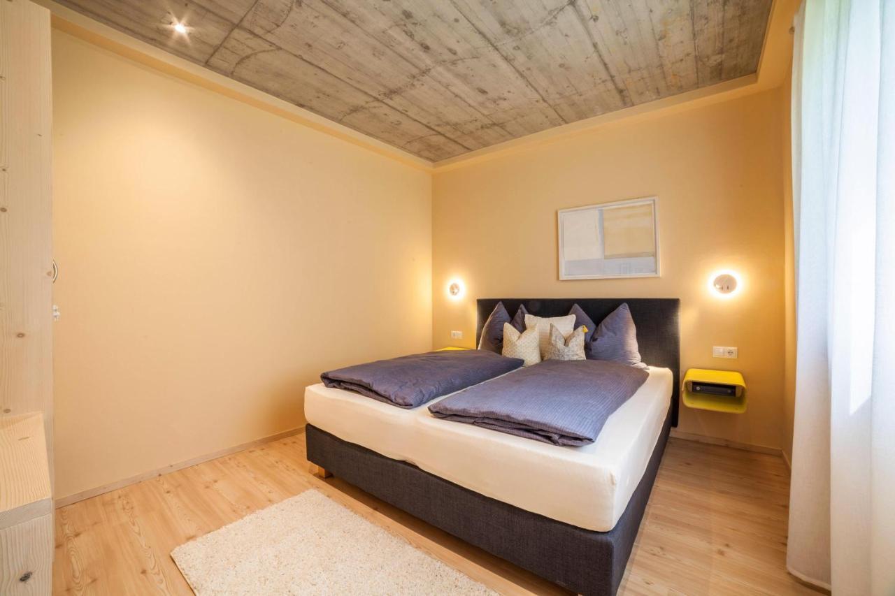 Apartment Das Eckige Cermes Bagian luar foto